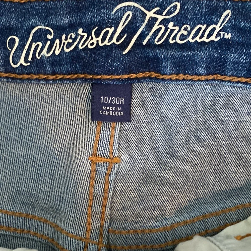 Universal Thread Distressed Denim - Picture 2 of 4